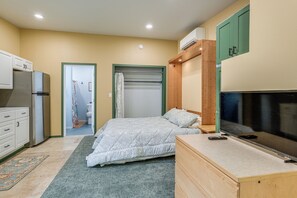 Apartment (0 Bedroom) | Interior