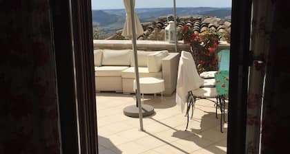 Charming house with stunning views in enchanting Irsina !