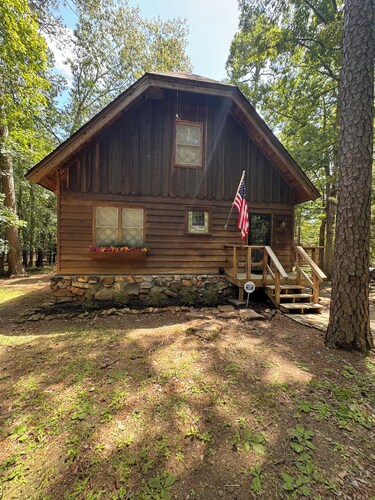 Cedar Pines Cabin – Relax & Unwind in Peaceful Tannenbaum