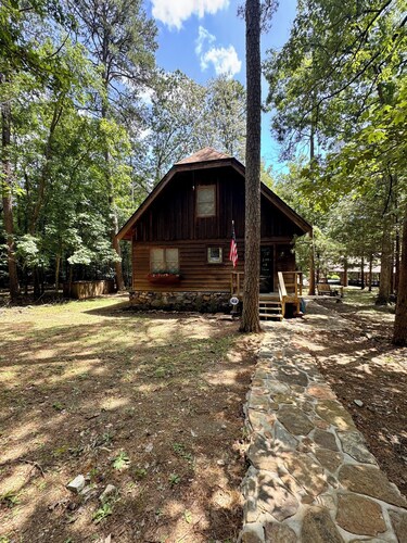 Cedar Pines Cabin – Relax & Unwind in Peaceful Tannenbaum