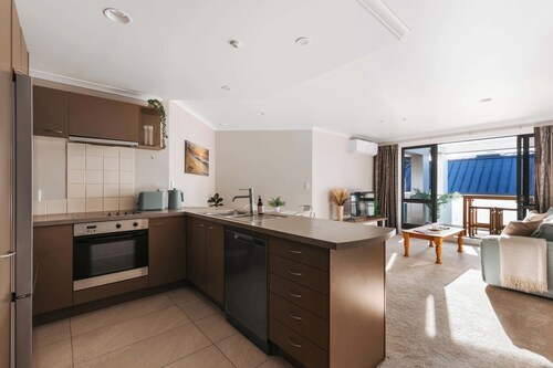 Cosy Mount Base King Bed, Ensuite & Top Location