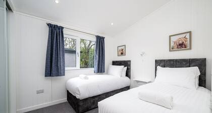 Paddock Lodges Executive 4 Bed Villa