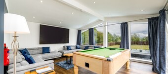 Paddock Lodges Executive 4 Bed Villa