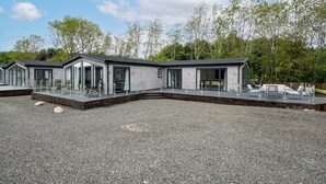 Villa | Exterior - Paddock Lodges Executive 4 Bed Villa (Perth)