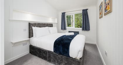 Paddock Lodges Executive 4 Bed Villa