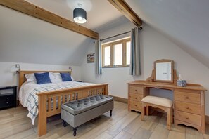 Iron/ironing board, Internet, bed sheets