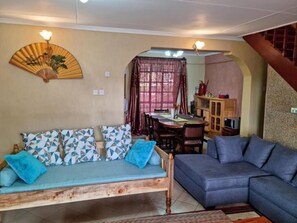 Family Bungalow, Garden View | Living area