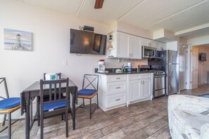 Fridge, microwave, oven, stovetop - Cute 1 bedroom Oceanfront Condo- New Rental! (st. augustine)