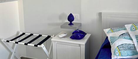 Habitación estándar con 1 cama matrimonial o 2 individuales, vista al jardín | Caja de seguridad en la habitación, cortinas blackout y wifi gratis