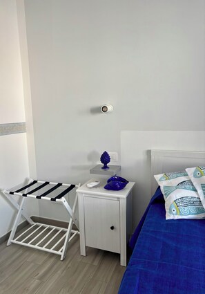 Standard Double or Twin Room, Garden View | In-room safe, blackout drapes, free WiFi - Riflesso d'azzurro (Meta)