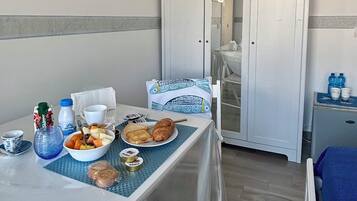 Standard-Doppel- oder -Zweibettzimmer, Gartenblick | Zimmersafe, Verdunkelungsvorhänge, kostenloses WLAN