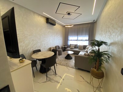 A bright, cozy apartment in the heart of Maarif: 2 bedrooms, Wi-Fi, air conditioning, free parking