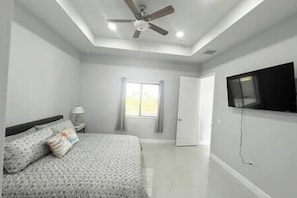 4 chambres, fer et planche à repasser, Wi-Fi gratuit, draps fournis