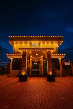 Exterior. Hotel Celebration Green