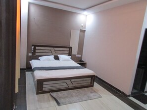 Deluxe Double Room, Garden View