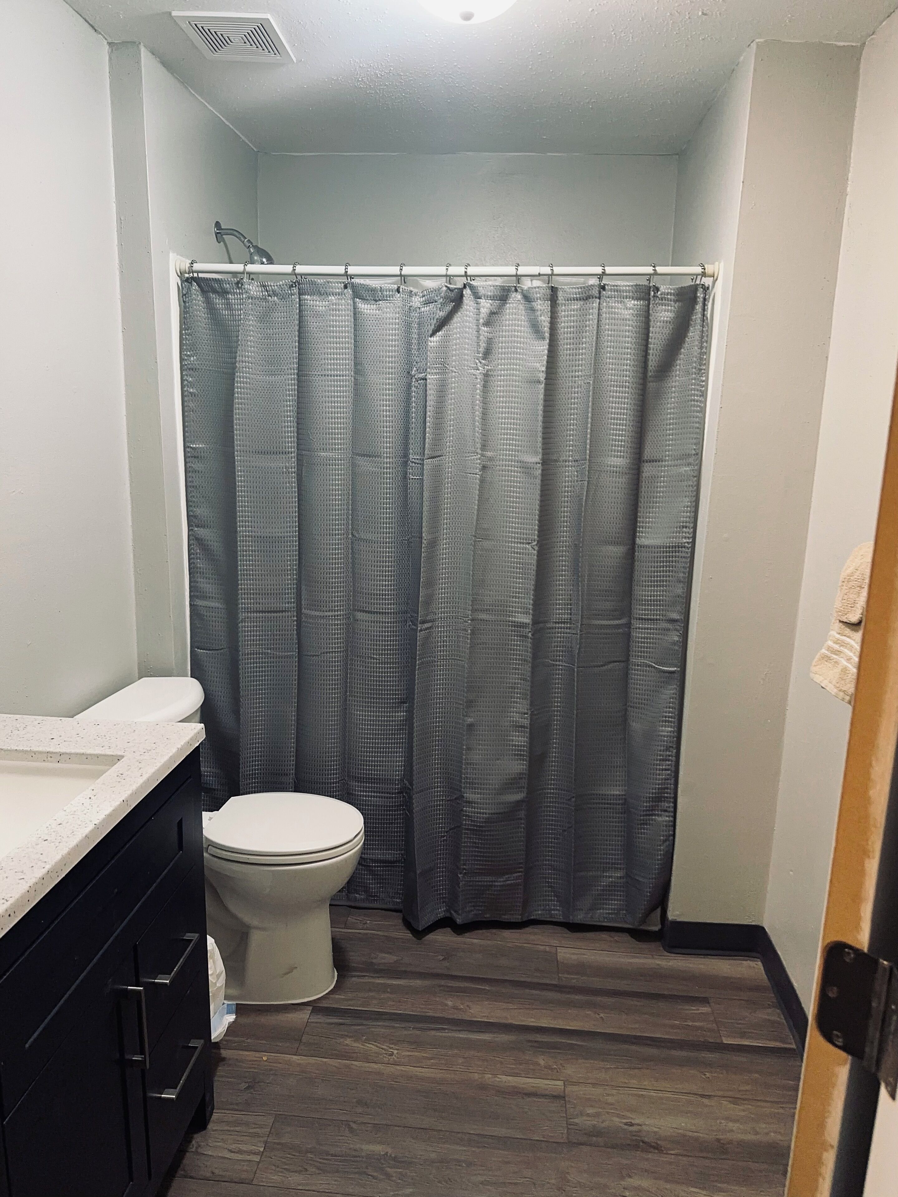 Meja kerja dan Wi-Fi gratis