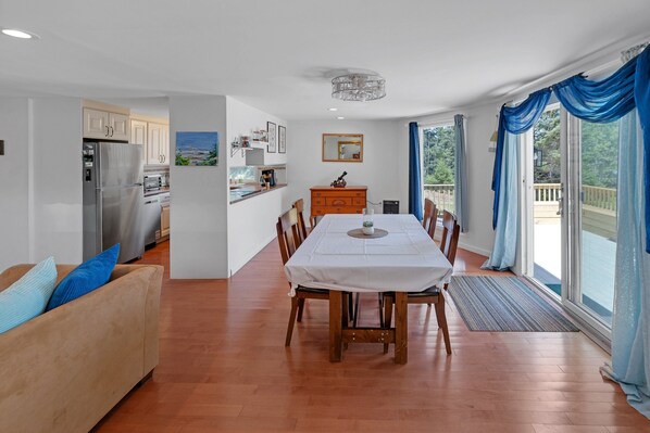 House, 3 Bedrooms | Dining