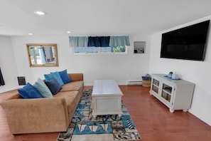 House, 3 Bedrooms | Living area | Smart TV, streaming services