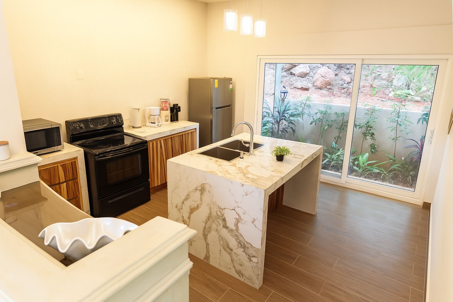 House, 3 Bedrooms | Private kitchen | Fridge, oven, coffee/tea maker