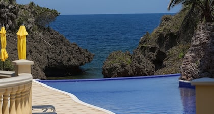 Casa Luminiere- Keyhole Bay #5 3 Bedroom Home