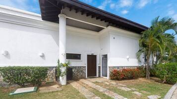 Villa, 2 Bedrooms | Exterior