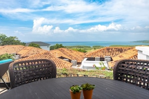 Villa, 2 Bedrooms | Outdoor dining