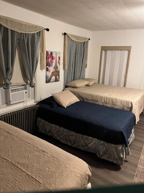 2 chambres, fer et planche à repasser, draps fournis