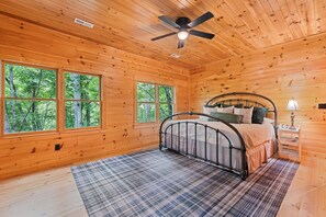 4 bedrooms, free WiFi, bed sheets