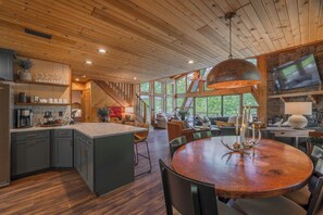 Interior - Red Fox Lodge by Innsbrook Vacations! (Innsbrook)