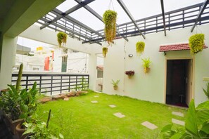 Terrace/patio - Mystic Felicity Inn (Bengaluru)