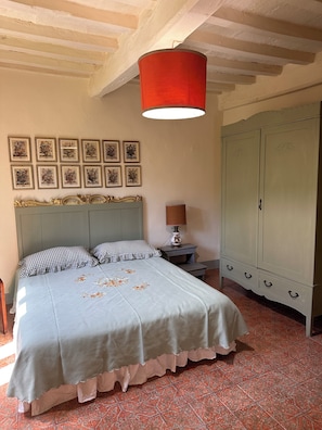 2 bedrooms, iron/ironing board, WiFi, bed sheets - The ancient stop at the lake (Londa)