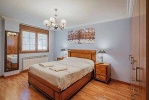 4 bedrooms, iron/ironing board, travel cot, WiFi - Rural house El Arroyal CR-09/814 (Palacios de la Sierra)