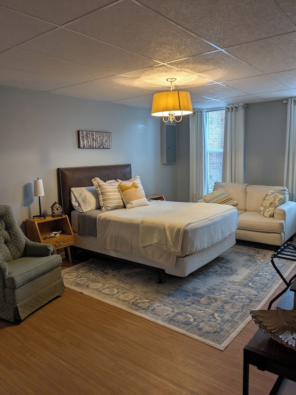 2 bedrooms, bed sheets