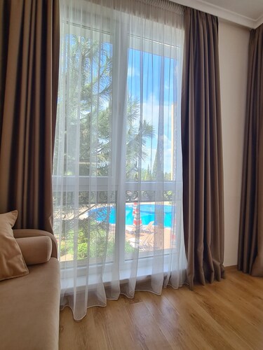 Messembria Palace- 2 bedroom apartment for the whole family