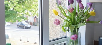 Rednest Convenient Town Centre Free Parking