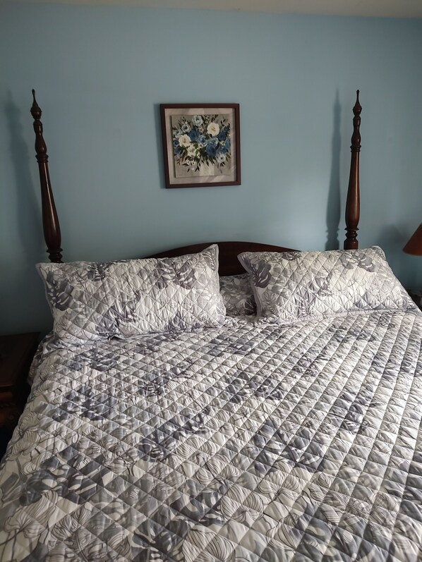 3 bedrooms, iron/ironing board, free WiFi, bed sheets