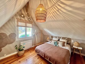 6 عدّة غرف نوم ومكواة/لوح كي وواي فاي وملاءات أسرّة