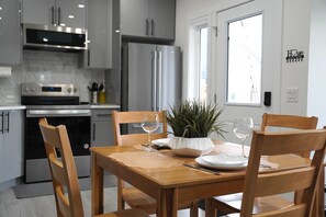 Dining - The Cozy Nook of Seton (Calgary)