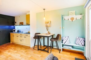 Apartment | Dining - Inviting Apartment in Baflo With Terrace (Baflo)
