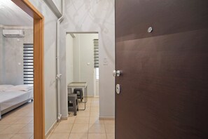 1 chambre, fer et planche à repasser, Wi-Fi, literie fournie