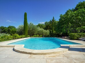 Pool - Romantic Villa Set in Olive Grove with Pool, WiFi and AC in St Saturnin Les Apt (St Saturnin Les Apt)