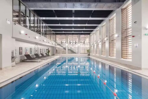 Stunning Cosy Stu-Apartment with Pool Spa & Gym by Canary Wharf & Central London