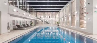 Stunning Cosy Stu-Apartment with Pool Spa & Gym by Canary Wharf & Central London
