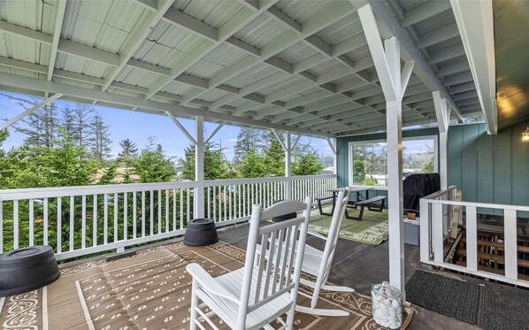 Terrace/patio - Dogs Ok, Modern, BBQ, Pit, EV Charging (Westport) (Westport)