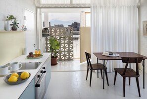 Desk, laptop workspace, free WiFi - Blackbrick Hotel Gardens - Cape Town (Cape Town)