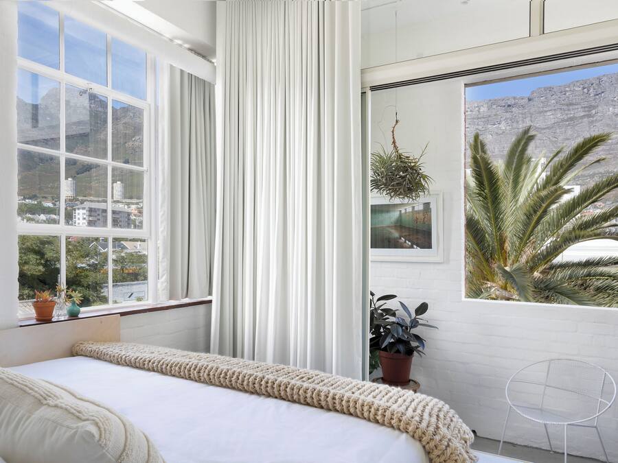 Escrivaninha, espaço de trabalho para notebook, Wi-Fi de cortesia
