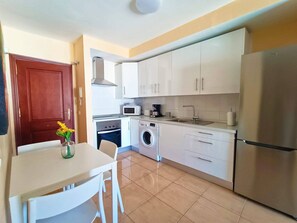 Appartement, 2 slaapkamers, patio, uitzicht op stad | Interieur
