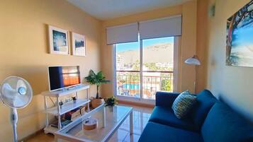 Apartment, 2 Schlafzimmer, Terrasse, Stadtblick | Wohnzimmer