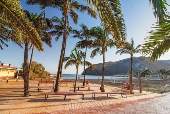 Apartment, 2 Bedrooms, Terrace, City View | Property grounds
