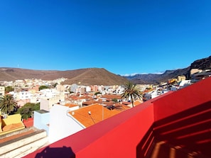 Apartment, 2 Bedrooms, Terrace, City View | Property grounds